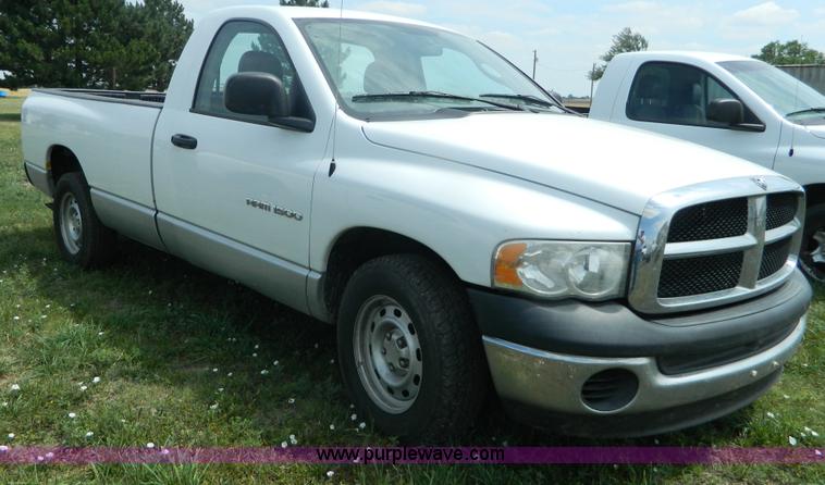image for item B3751 2004 Dodge Ram 1500 pickup truck