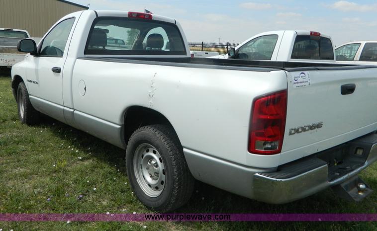 image for item B3751 2004 Dodge Ram 1500 pickup truck