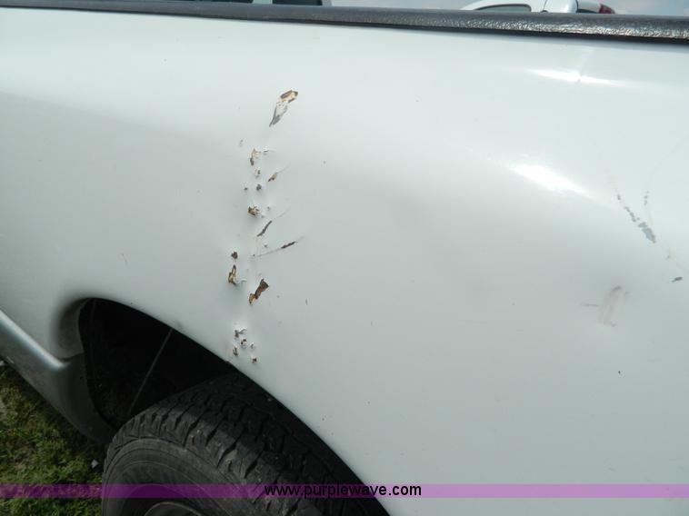 image for item B3751 2004 Dodge Ram 1500 pickup truck