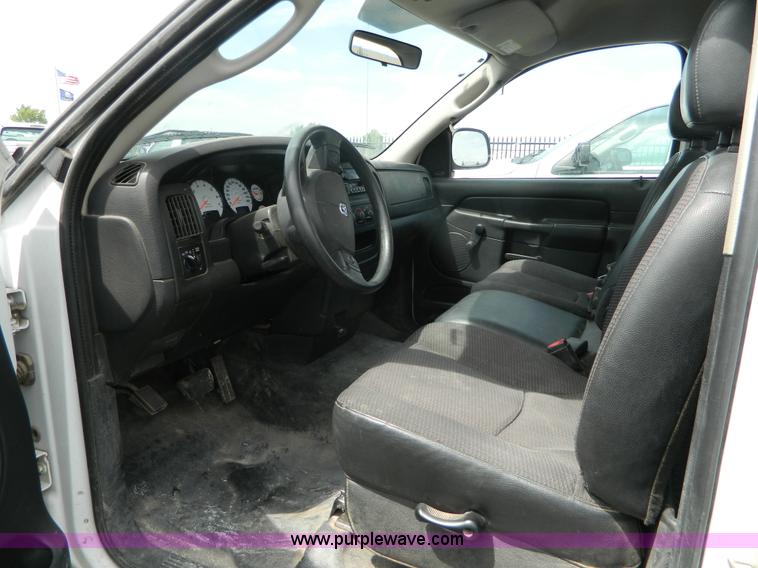 image for item B3751 2004 Dodge Ram 1500 pickup truck