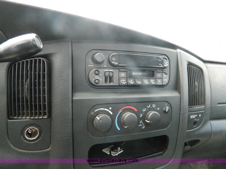 image for item B3751 2004 Dodge Ram 1500 pickup truck