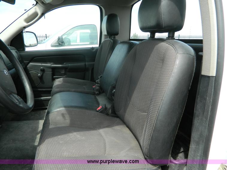 image for item B3751 2004 Dodge Ram 1500 pickup truck