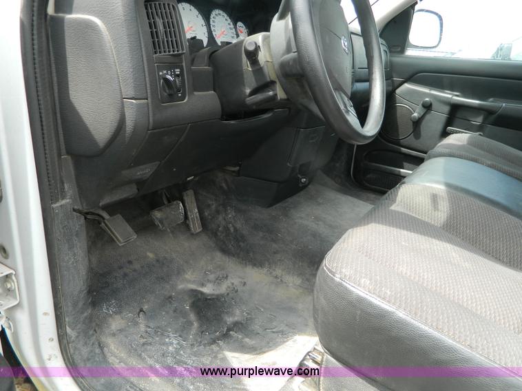 image for item B3751 2004 Dodge Ram 1500 pickup truck