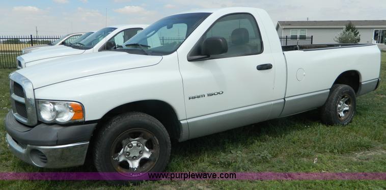 image for item B3752 2002 Dodge Ram 1500 pickup truck