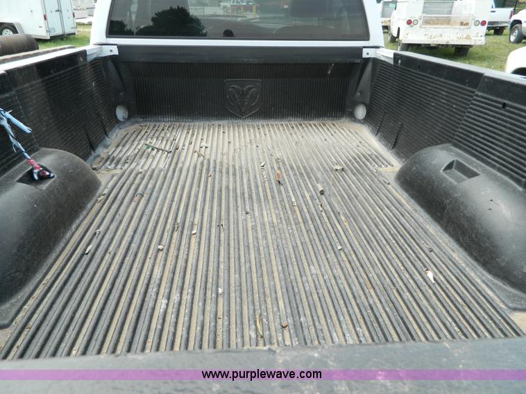 image for item B3752 2002 Dodge Ram 1500 pickup truck