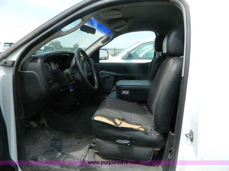 image for item B3752 2002 Dodge Ram 1500 pickup truck