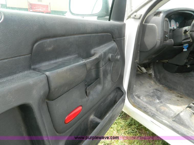 image for item B3752 2002 Dodge Ram 1500 pickup truck