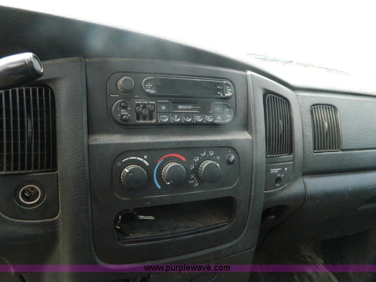 image for item B3752 2002 Dodge Ram 1500 pickup truck