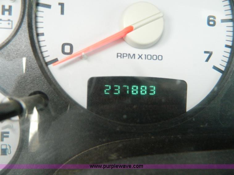 image for item B3752 2002 Dodge Ram 1500 pickup truck