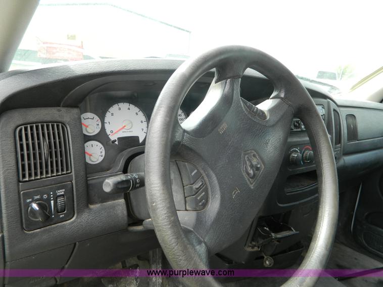 image for item B3752 2002 Dodge Ram 1500 pickup truck