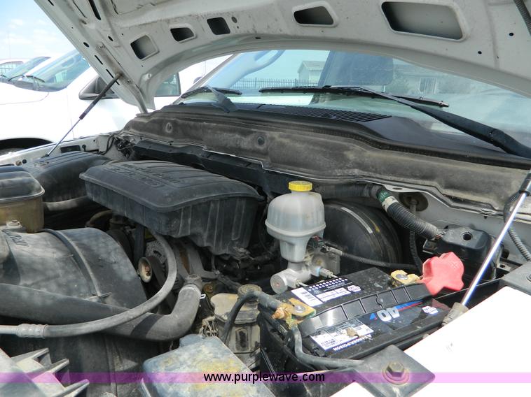 image for item B3752 2002 Dodge Ram 1500 pickup truck