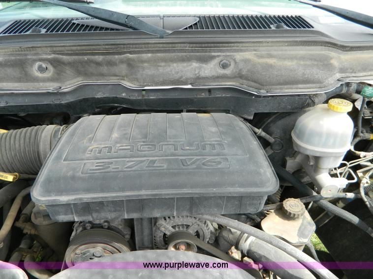 image for item B3752 2002 Dodge Ram 1500 pickup truck