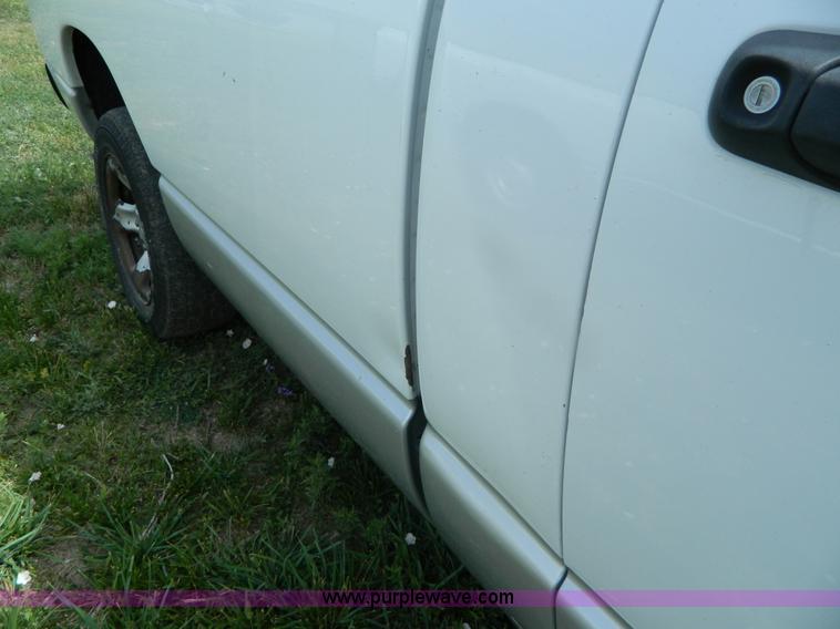 image for item B3752 2002 Dodge Ram 1500 pickup truck