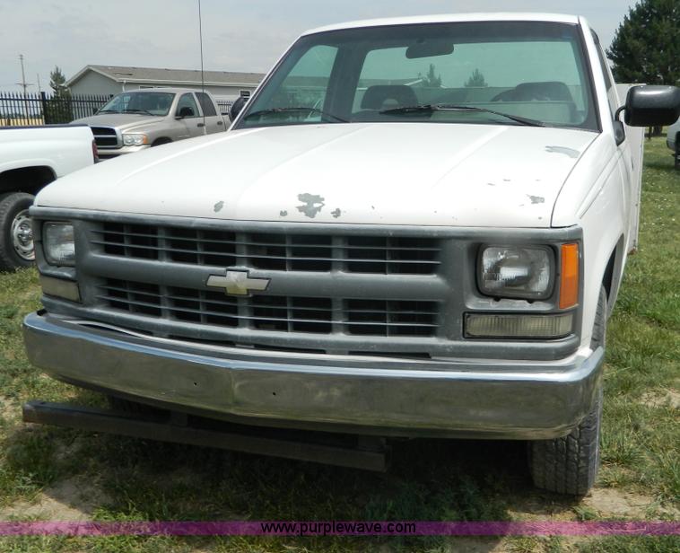 image for item B3753 1994 Chevrolet 2500 utility pickup truck