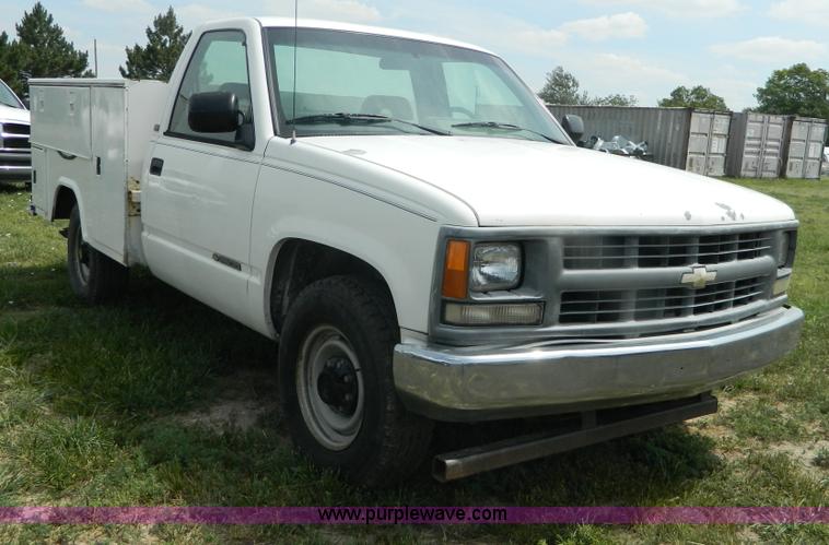 image for item B3753 1994 Chevrolet 2500 utility pickup truck