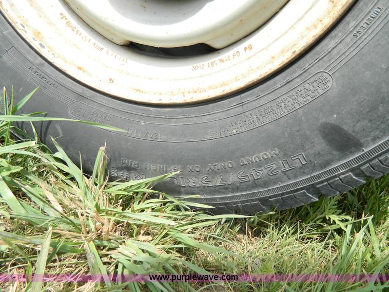 image for item B3753 1994 Chevrolet 2500 utility pickup truck