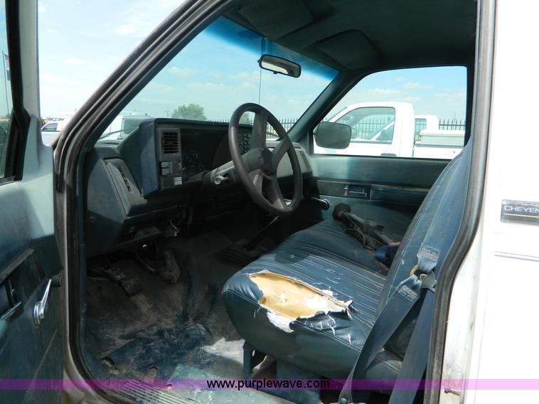 image for item B3753 1994 Chevrolet 2500 utility pickup truck