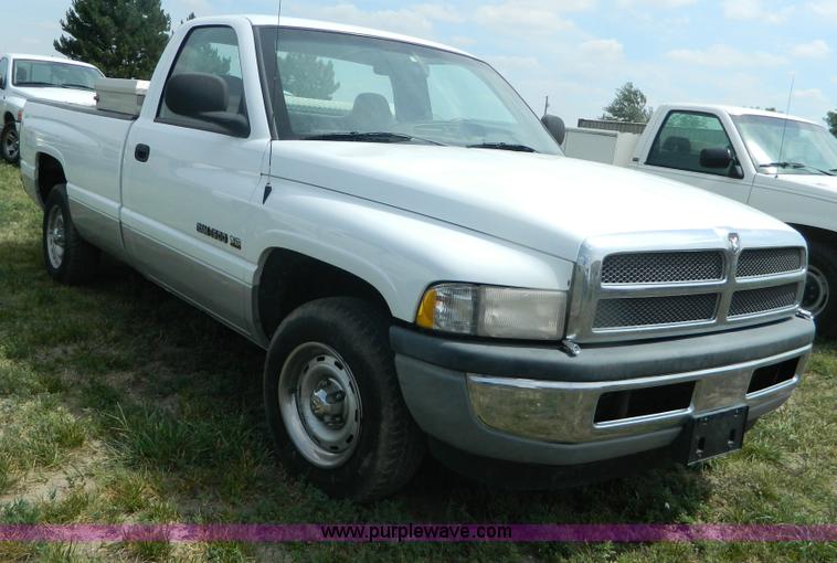 image for item B3754 2001 Dodge Ram 1500 pickup truck