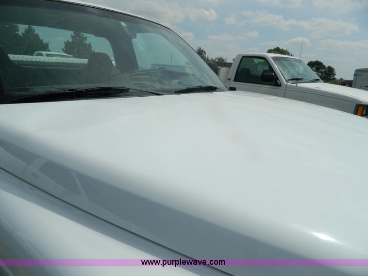 image for item B3754 2001 Dodge Ram 1500 pickup truck