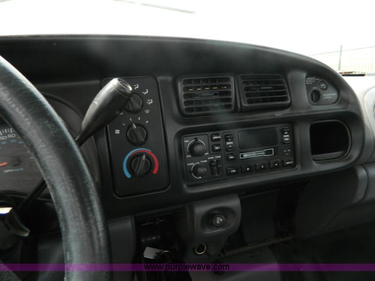 image for item B3754 2001 Dodge Ram 1500 pickup truck