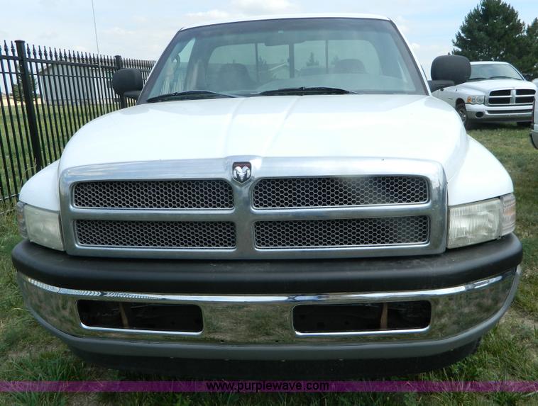 image for item B3755 2001 Dodge Ram 1500 pickup truck