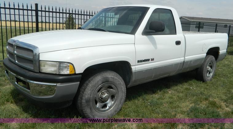 image for item B3755 2001 Dodge Ram 1500 pickup truck