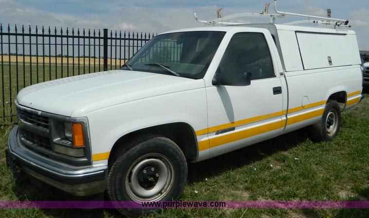 image for item B3756 1997 Chevrolet Chyenne 2500 utility pickup truck