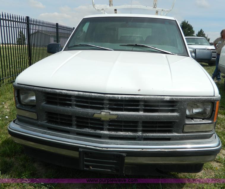 image for item B3756 1997 Chevrolet Chyenne 2500 utility pickup truck
