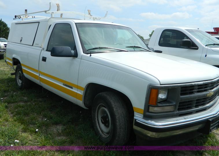 image for item B3756 1997 Chevrolet Chyenne 2500 utility pickup truck