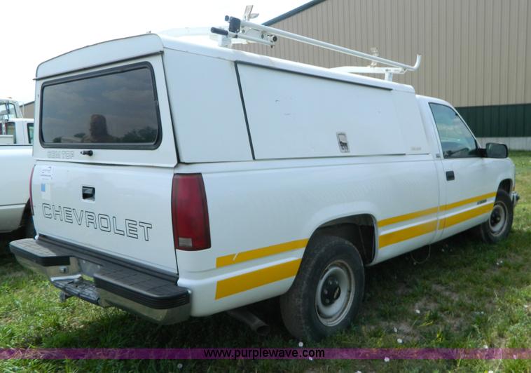 image for item B3756 1997 Chevrolet Chyenne 2500 utility pickup truck