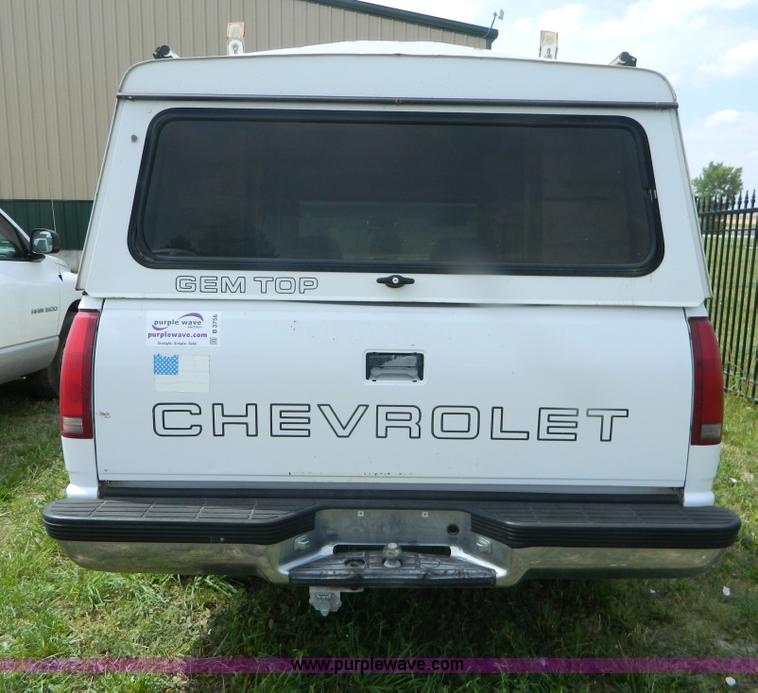 image for item B3756 1997 Chevrolet Chyenne 2500 utility pickup truck