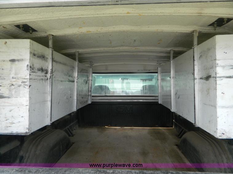 image for item B3756 1997 Chevrolet Chyenne 2500 utility pickup truck