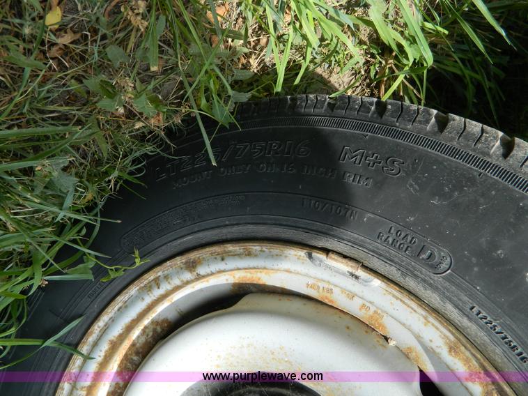 image for item B3756 1997 Chevrolet Chyenne 2500 utility pickup truck