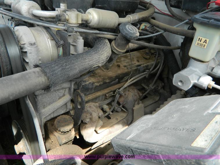 image for item B3756 1997 Chevrolet Chyenne 2500 utility pickup truck