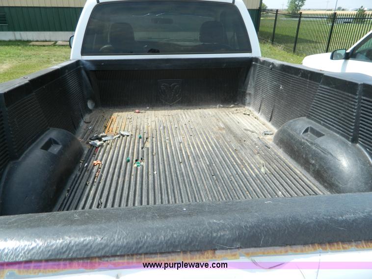 image for item B3757 2002 Dodge Ram 1500 pickup truck
