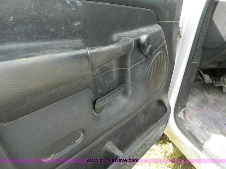 image for item B3757 2002 Dodge Ram 1500 pickup truck