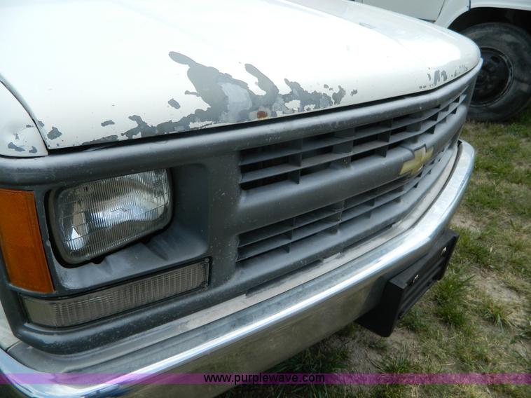 image for item B3758 1994 Chevrolet 2500 utility pickup truck