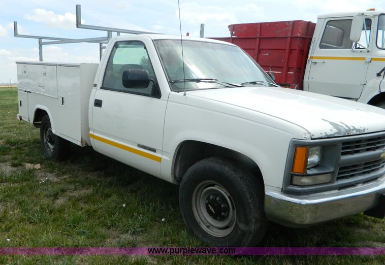 image for item B3758 1994 Chevrolet 2500 utility pickup truck