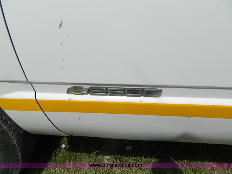 image for item B3758 1994 Chevrolet 2500 utility pickup truck