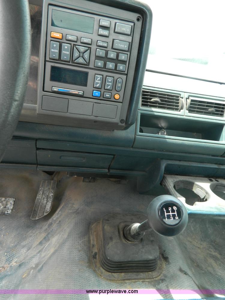 image for item B3758 1994 Chevrolet 2500 utility pickup truck