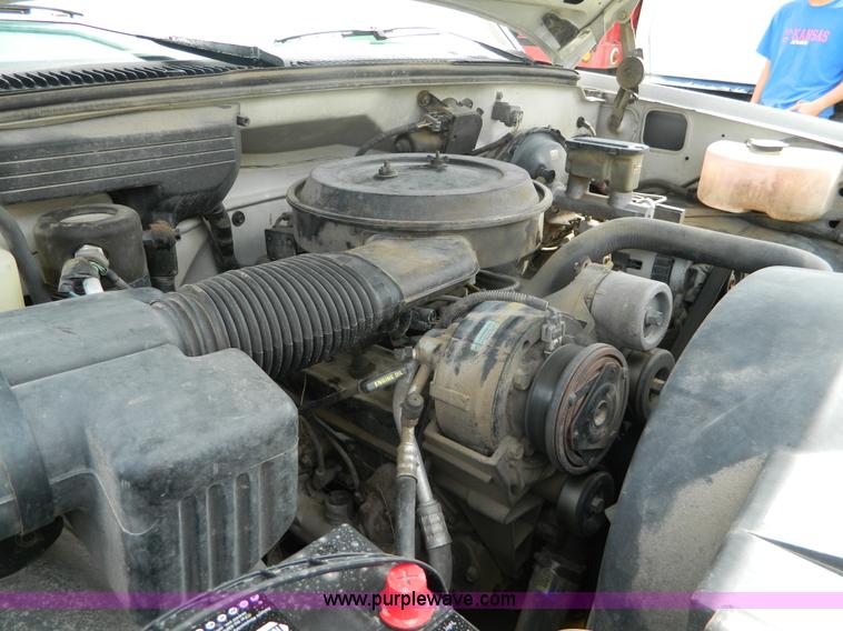 image for item B3758 1994 Chevrolet 2500 utility pickup truck