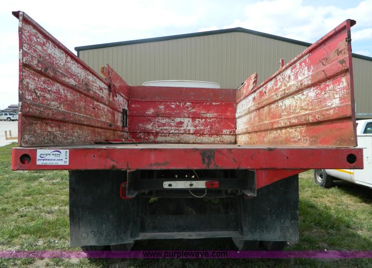 image for item B3759 1974 Ford F700 dump truck