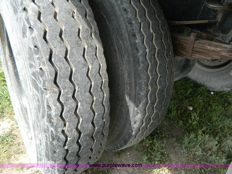 image for item B3759 1974 Ford F700 dump truck