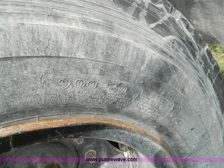 image for item B3759 1974 Ford F700 dump truck