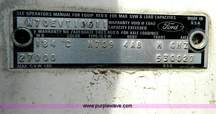 image for item B3759 1974 Ford F700 dump truck