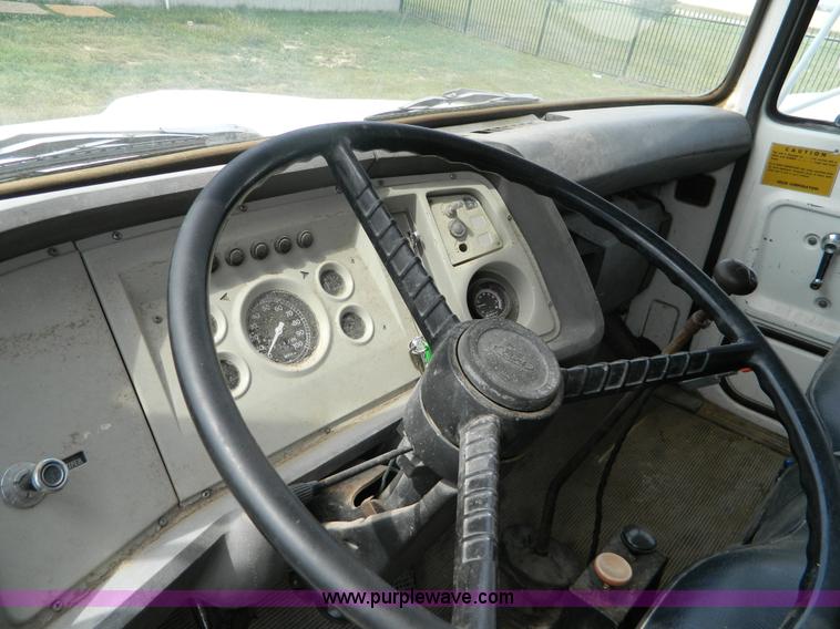 image for item B3759 1974 Ford F700 dump truck