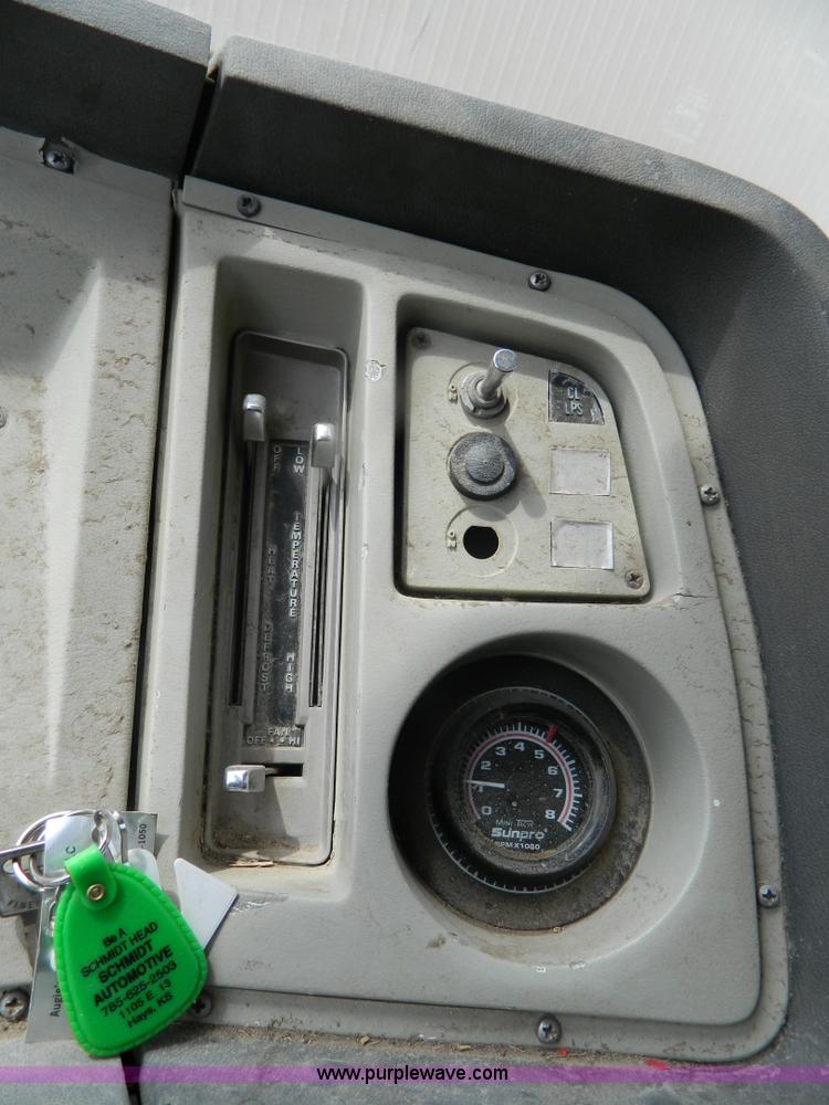 image for item B3759 1974 Ford F700 dump truck