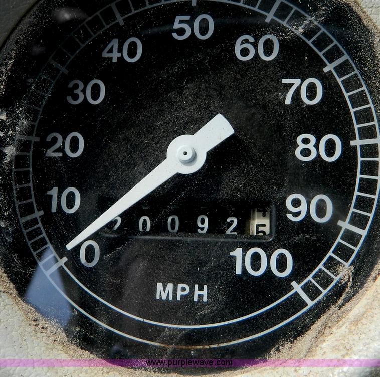 image for item B3759 1974 Ford F700 dump truck