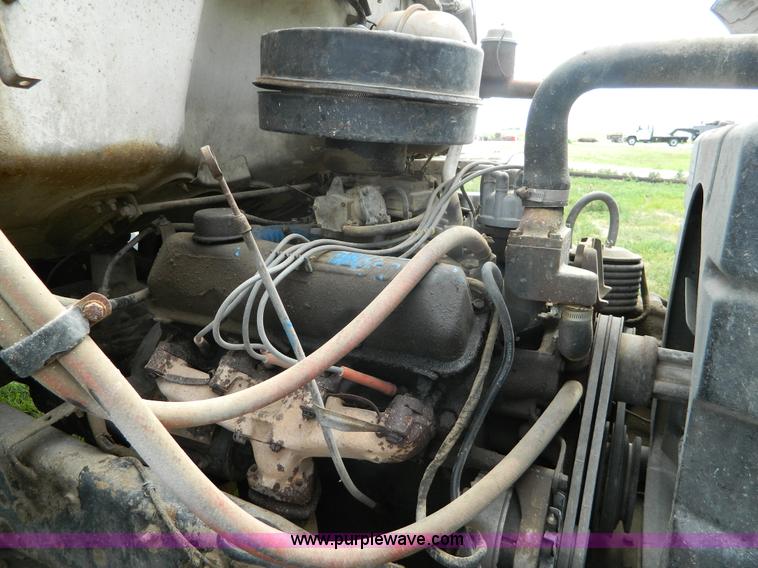 image for item B3759 1974 Ford F700 dump truck