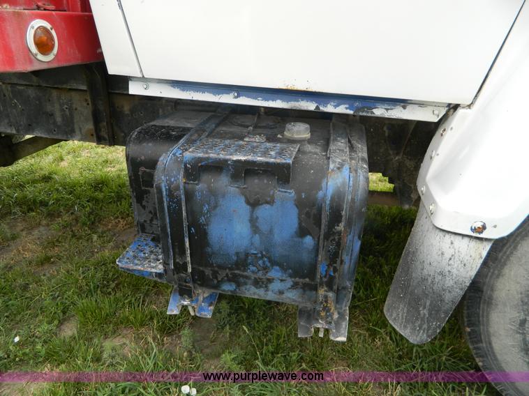 image for item B3759 1974 Ford F700 dump truck